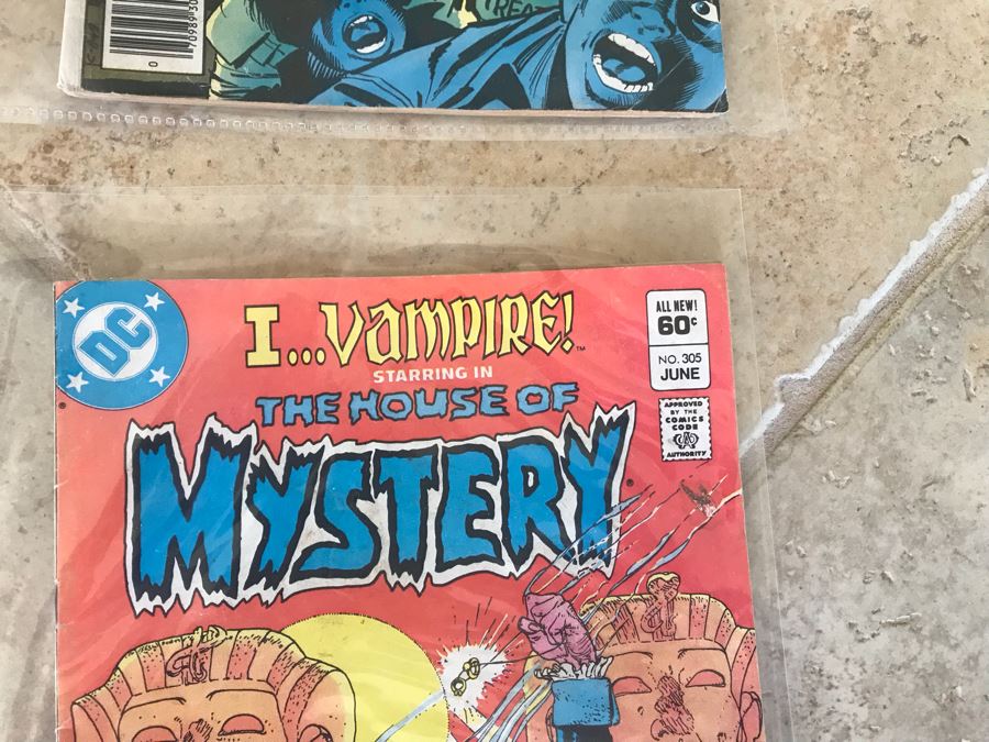 (12) Vintage Comic Books DC Comics: The Witching Hour, I...Vampire, Tales Of The Unexpected, Weird War, The House Of Mystery [Photo 22]
