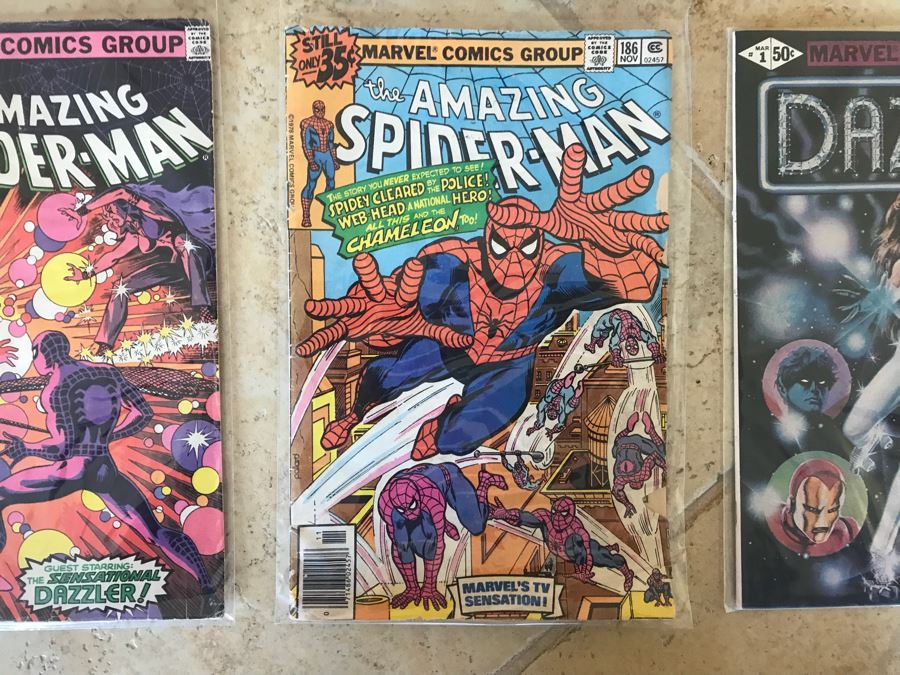 (8) Vintage Comic Books Featuring Marvel The Amazing Spider-Man #238, #258, #203, #186, Dazzler #1 [Photo 8]