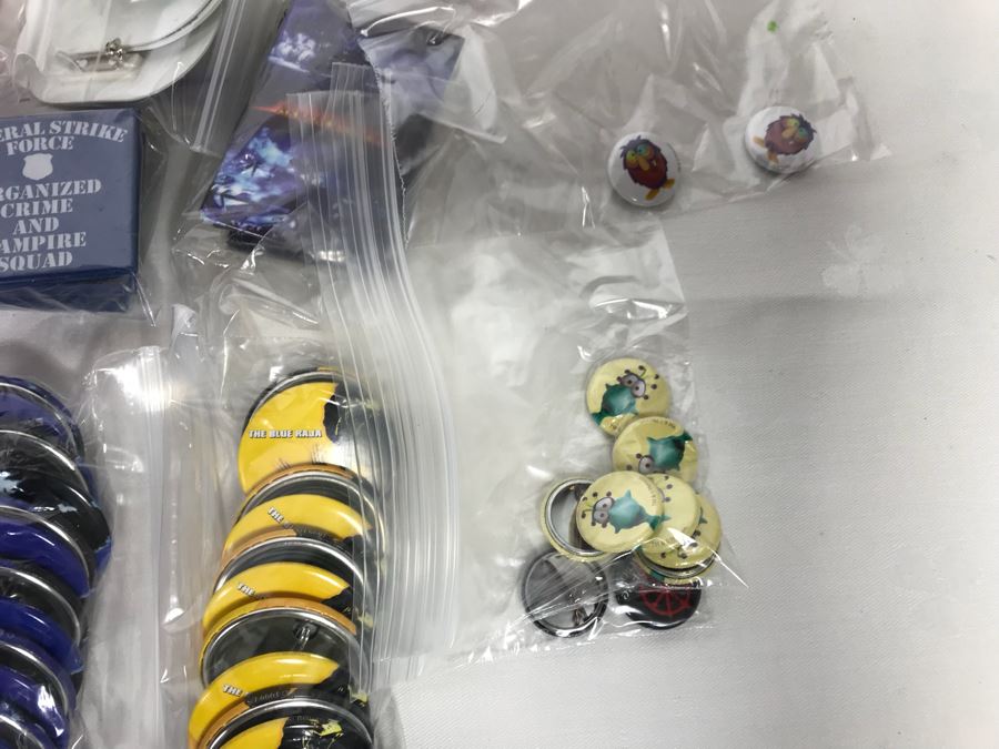 Collection Of Various Vintage Movie, TV Show, Comic Book Promotional Buttons [Photo 10]