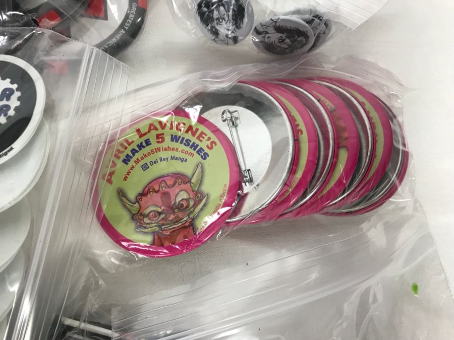 Collection Of Various Vintage Movie, TV Show, Comic Book Promotional Buttons [Photo 7]