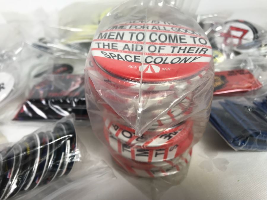 Collection Of Various Vintage Movie, TV Show, Comic Book Promotional Buttons [Photo 23]