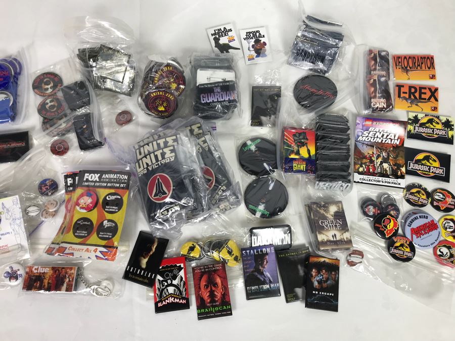Collection Of Various Vintage Movie, TV Show, Comic Book Promotional Buttons Jurassic Park, Toy Story - See All Photos [Photo 1]