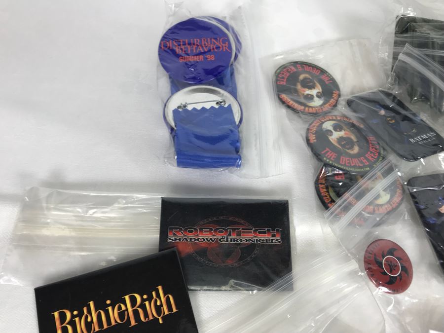 Collection Of Various Vintage Movie, TV Show, Comic Book Promotional Buttons Jurassic Park, Toy Story - See All Photos [Photo 23]