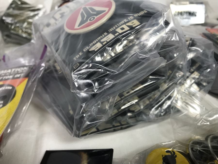 Collection Of Various Vintage Movie, TV Show, Comic Book Promotional Buttons Jurassic Park, Toy Story - See All Photos [Photo 16]