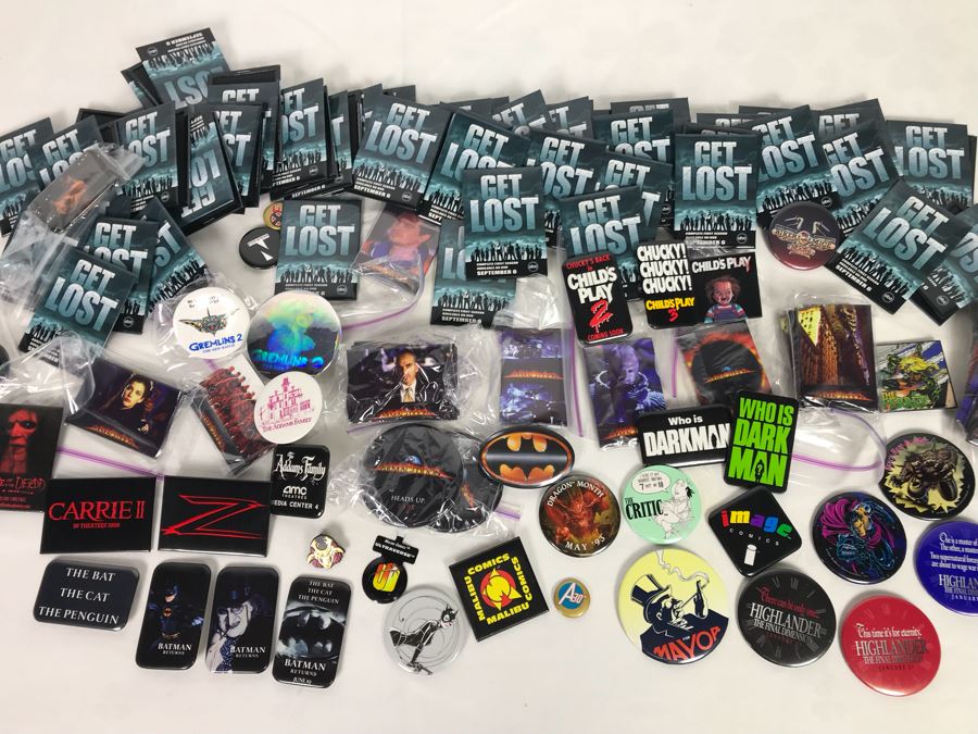 Collection Of Various Vintage Movie, TV Show, Comic Book Promotional Buttons Batman, LOST, Gremlins 2, The Addams Family - See All Photos [Photo 1]