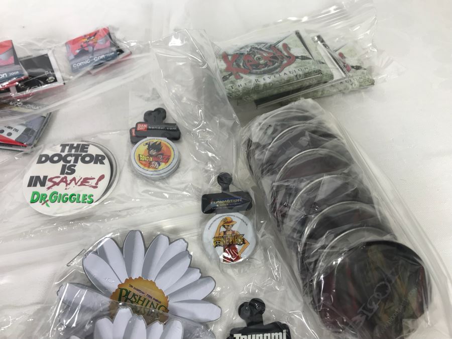 Collection Of Various Vintage Movie, TV Show, Comic Book Promotional Buttons - See All Photos [Photo 12]