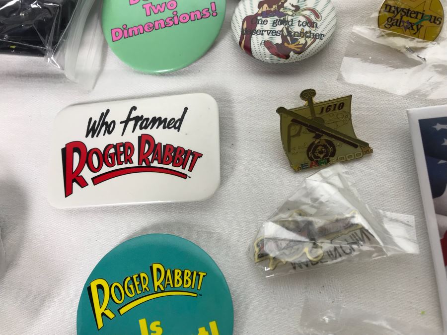 Collection Of Various Vintage Movie, TV Show, Comic Book Promotional Buttons - See All Photos [Photo 22]