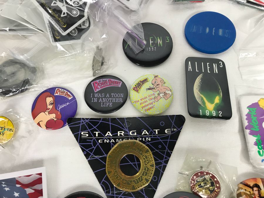 Collection Of Various Vintage Movie, TV Show, Comic Book Promotional Buttons - See All Photos [Photo 15]