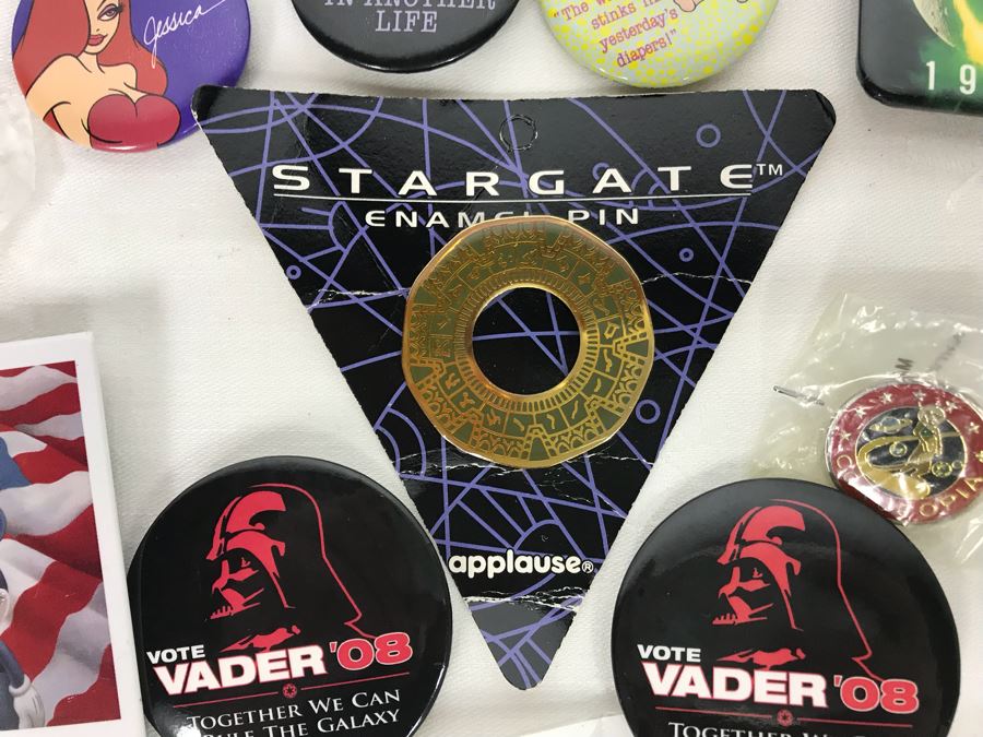 Collection Of Various Vintage Movie, TV Show, Comic Book Promotional Buttons - See All Photos [Photo 4]