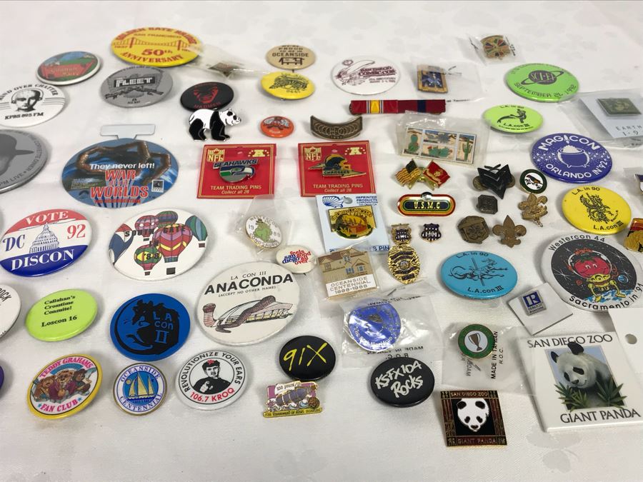 Collection Of Various Vintage Buttons Including Local Radio Stations, Oceanside, Football, San Diego Zoo, Seaworld, L.A. Con - See Photos [Photo 23]