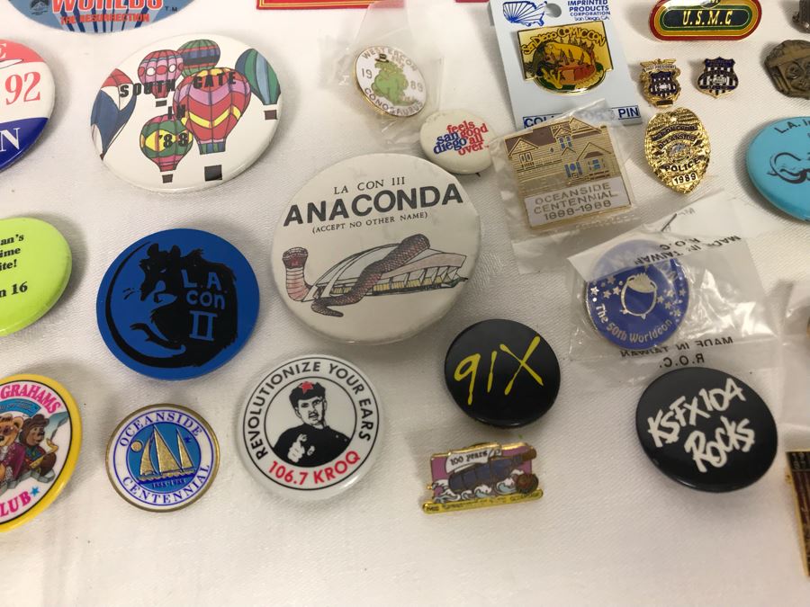 Collection Of Various Vintage Buttons Including Local Radio Stations, Oceanside, Football, San Diego Zoo, Seaworld, L.A. Con - See Photos [Photo 6]