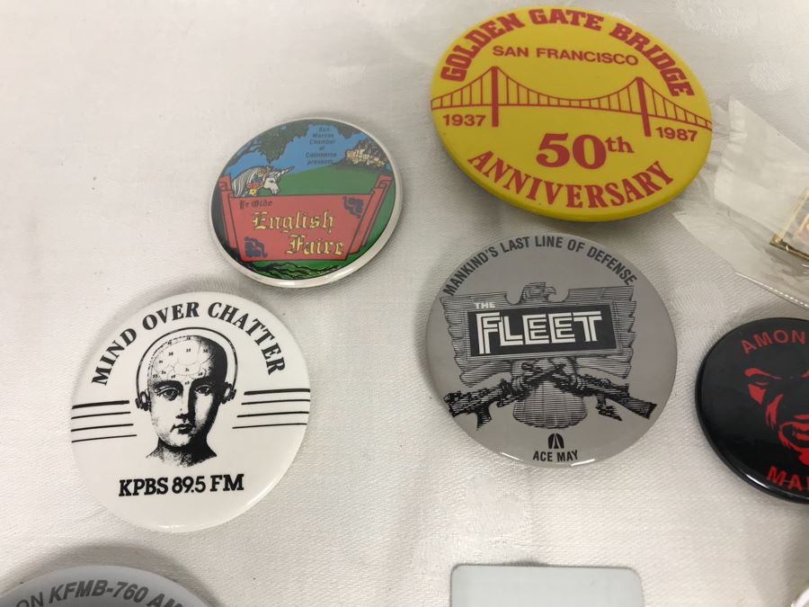 Collection Of Various Vintage Buttons Including Local Radio Stations, Oceanside, Football, San Diego Zoo, Seaworld, L.A. Con - See Photos [Photo 13]