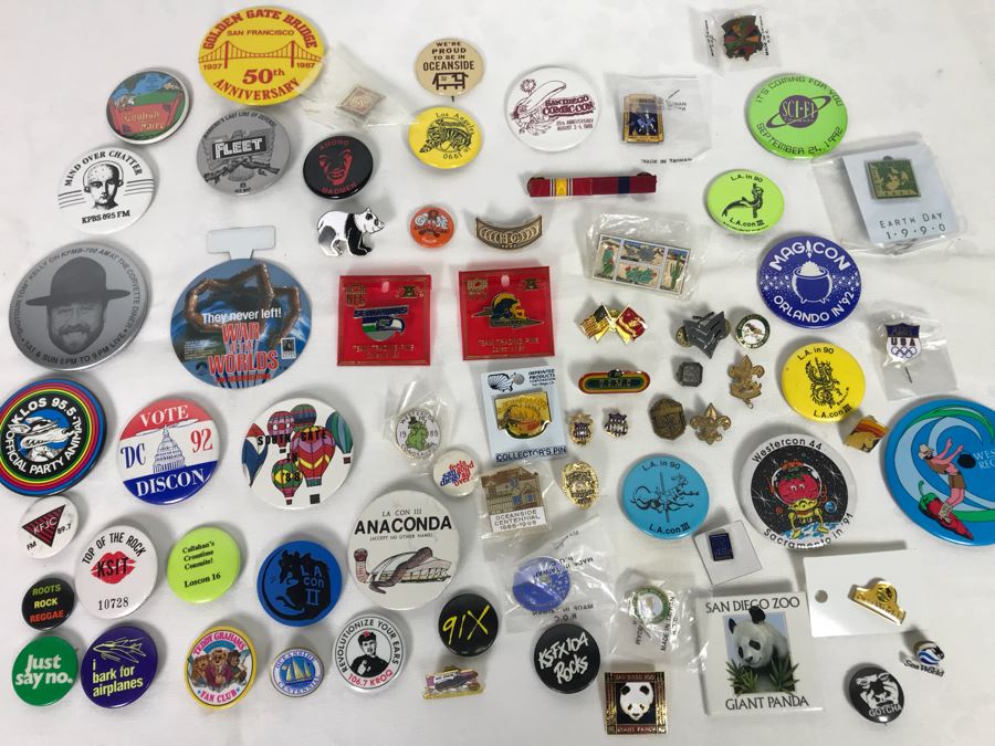 Collection Of Various Vintage Buttons Including Local Radio Stations, Oceanside, Football, San Diego Zoo, Seaworld, L.A. Con - See Photos [Photo 1]