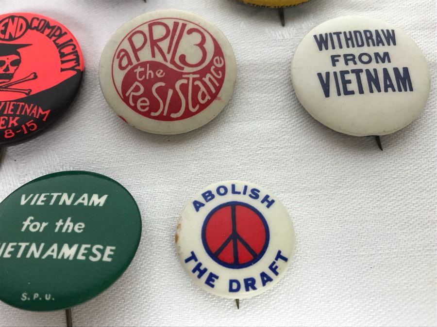 Collection Of Various Vintage 1960s Sixties Hippy Vietnam Era Peace Love Buttons - See Photos [Photo 9]