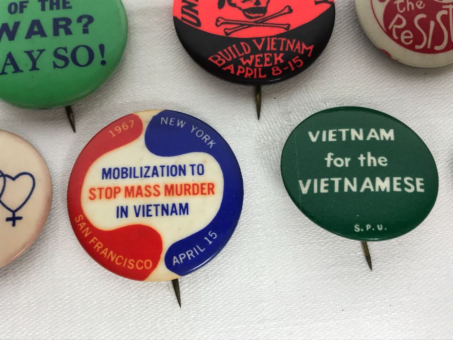 Collection Of Various Vintage 1960s Sixties Hippy Vietnam Era Peace Love Buttons - See Photos [Photo 10]