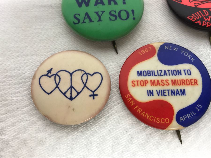 Collection Of Various Vintage 1960s Sixties Hippy Vietnam Era Peace Love Buttons - See Photos [Photo 11]