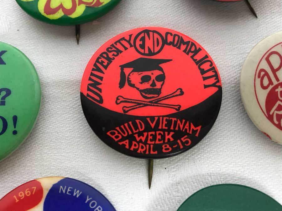 Collection Of Various Vintage 1960s Sixties Hippy Vietnam Era Peace Love Buttons - See Photos [Photo 5]