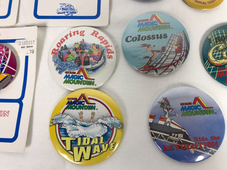 Collection Of Various Vintage Disneyland Star Tours Snow White And Magic Mountain Colossus Buttons - See Photos [Photo 7]