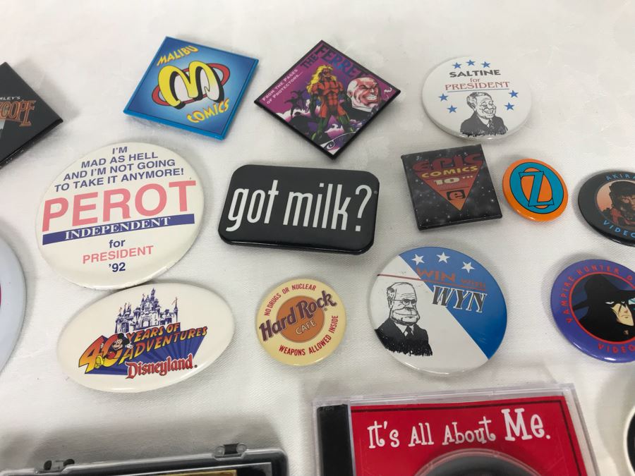 Collection Of Various Vintage Buttons - See Photos [Photo 11]