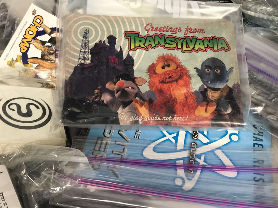 Huge Box Filled With Various Vintage Movie, TV Series And Comic Book Promotional Items Including Cards, Keychains, Trading Cards Mainly From Comic Con - See All Photos [Photo 39]