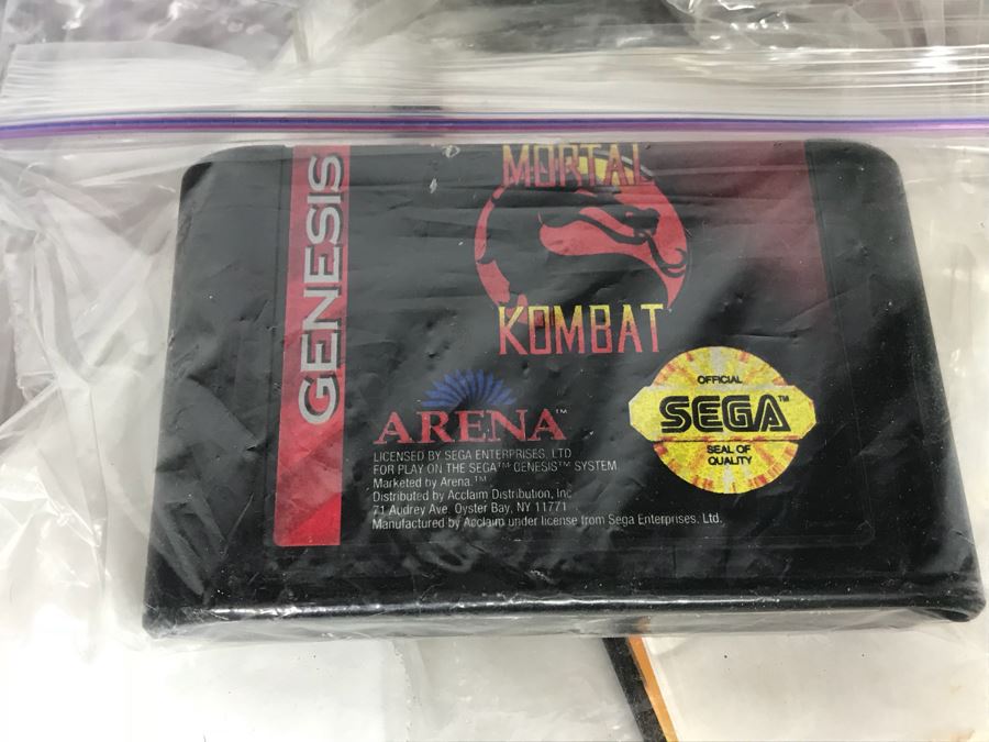 Huge Box Filled With Various Vintage Movie, TV Series And Comic Book Promotional Items Including Cards, Keychains, Trading Cards Mainly From Comic Con - See All Photos [Photo 42]