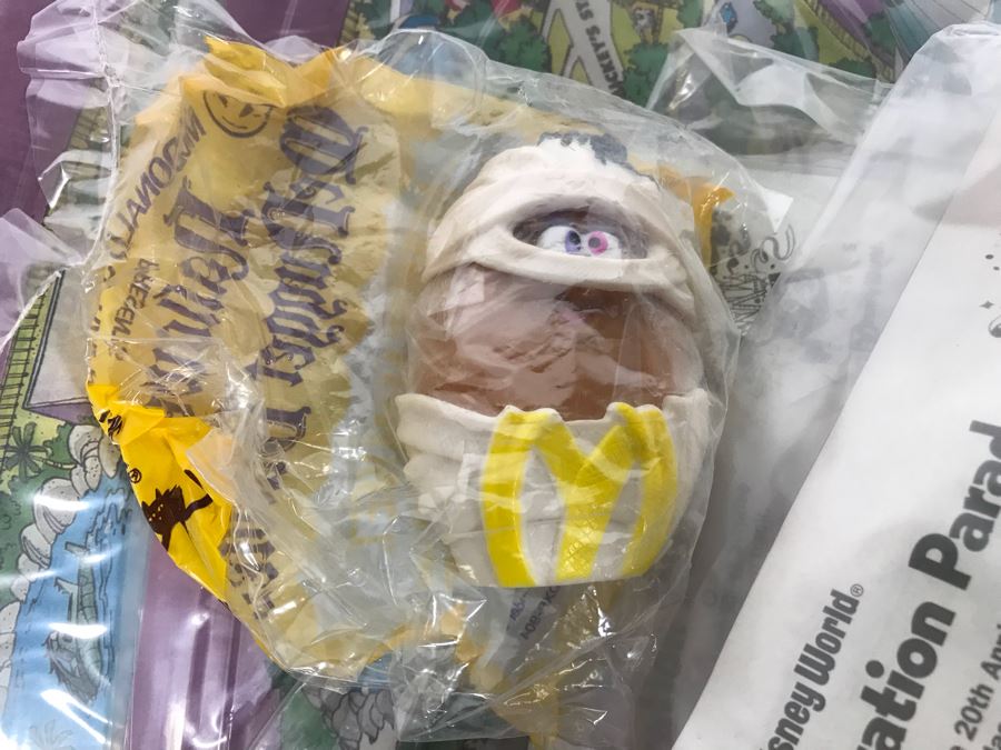 (3) Large Boxes Filled With Various McDonalds And Burger King Happy Meal Toys, Hot Wheels Posters, Sealed Nickelodeon Trivia Game, Winchester Stearman Biplane, San Diego State Chevron Car - See All Photos [Photo 31]