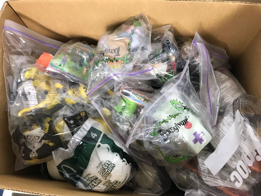 (3) Large Boxes Filled With Various McDonalds And Burger King Happy Meal Toys, Hot Wheels Posters, Sealed Nickelodeon Trivia Game, Winchester Stearman Biplane, San Diego State Chevron Car - See All Photos [Photo 35]