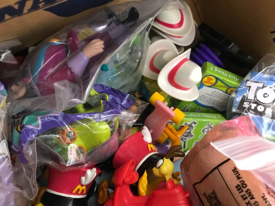 (3) Large Boxes Filled With Various McDonalds And Burger King Happy Meal Toys, Hot Wheels Posters, Sealed Nickelodeon Trivia Game, Winchester Stearman Biplane, San Diego State Chevron Car - See All Photos [Photo 34]