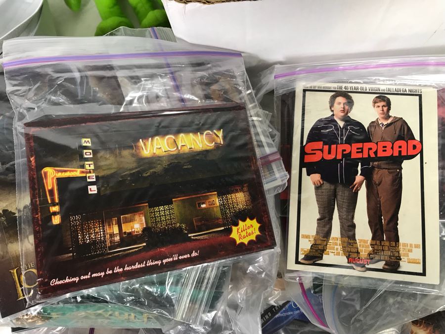 Huge Lot Of Various TV Series And Movie Promotional Hats, Ghost Hunters Toy Figurines, Alien Doll, Tons Of Beowulf Sealed Promotional Pins, Promotional Buttons And Patches, Movie Promo Cards From Comic Con - See All Photos [Photo 51]