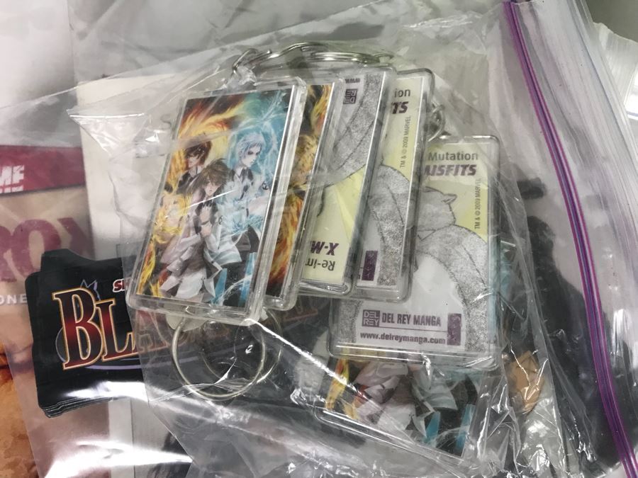 Huge Lot Of Various TV Series And Movie Promotional Hats, Ghost Hunters Toy Figurines, Alien Doll, Tons Of Beowulf Sealed Promotional Pins, Promotional Buttons And Patches, Movie Promo Cards From Comic Con - See All Photos [Photo 30]