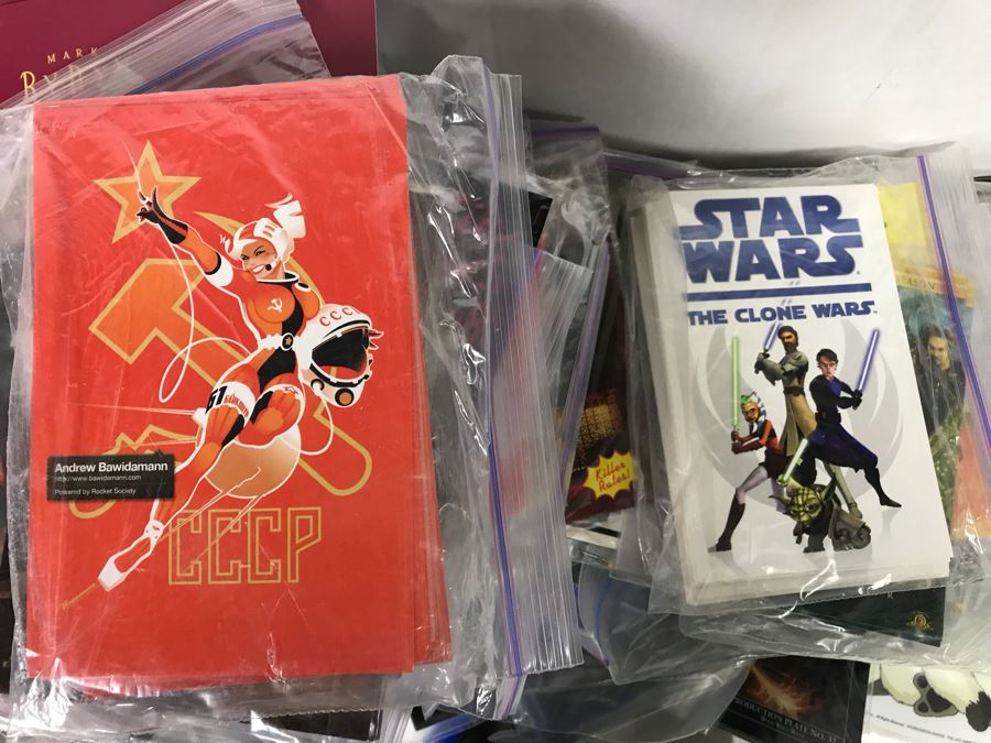 Huge Lot Of Various TV Series And Movie Promotional Hats, Ghost Hunters Toy Figurines, Alien Doll, Tons Of Beowulf Sealed Promotional Pins, Promotional Buttons And Patches, Movie Promo Cards From Comic Con - See All Photos [Photo 56]