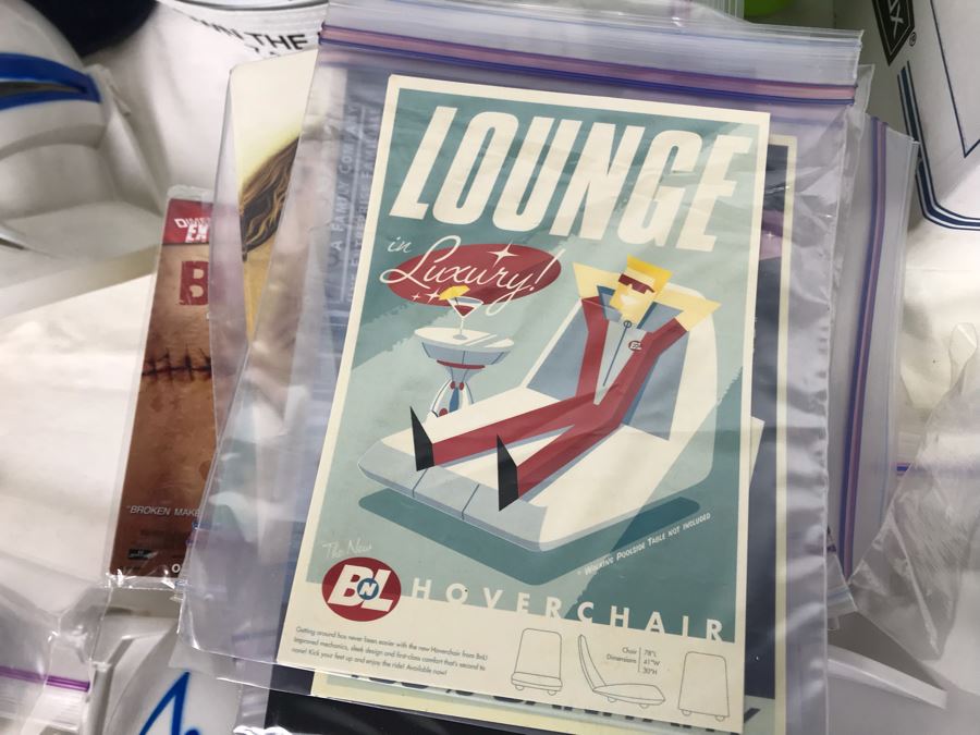 Huge Lot Of Various TV Series And Movie Promotional Hats, Ghost Hunters Toy Figurines, Alien Doll, Tons Of Beowulf Sealed Promotional Pins, Promotional Buttons And Patches, Movie Promo Cards From Comic Con - See All Photos [Photo 31]