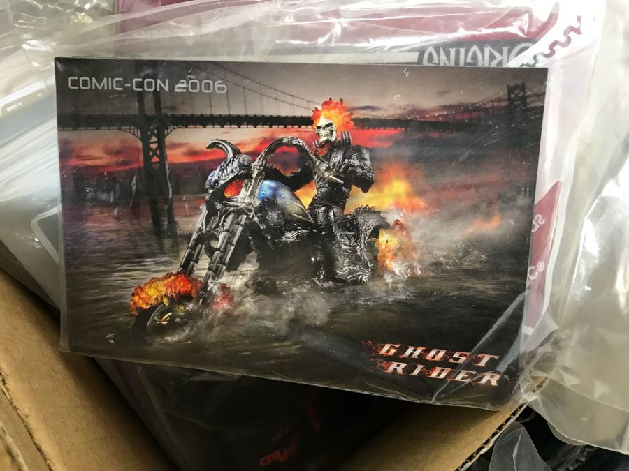 Huge Lot Of Various TV Series And Movie Promotional Hats, Ghost Hunters Toy Figurines, Alien Doll, Tons Of Beowulf Sealed Promotional Pins, Promotional Buttons And Patches, Movie Promo Cards From Comic Con - See All Photos [Photo 37]