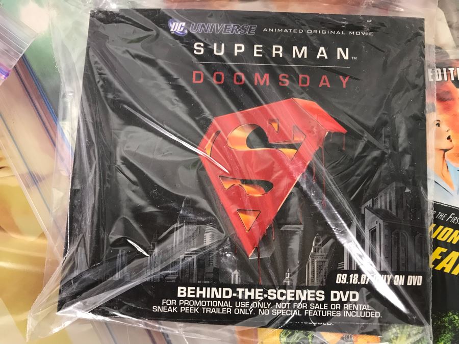 Huge Lot Of Various TV Series And Movie Promotional Hats, Ghost Hunters Toy Figurines, Alien Doll, Tons Of Beowulf Sealed Promotional Pins, Promotional Buttons And Patches, Movie Promo Cards From Comic Con - See All Photos [Photo 60]