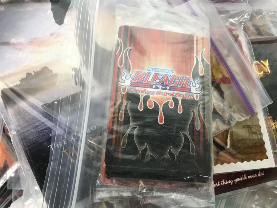 Huge Lot Of Various TV Series And Movie Promotional Hats, Ghost Hunters Toy Figurines, Alien Doll, Tons Of Beowulf Sealed Promotional Pins, Promotional Buttons And Patches, Movie Promo Cards From Comic Con - See All Photos [Photo 52]