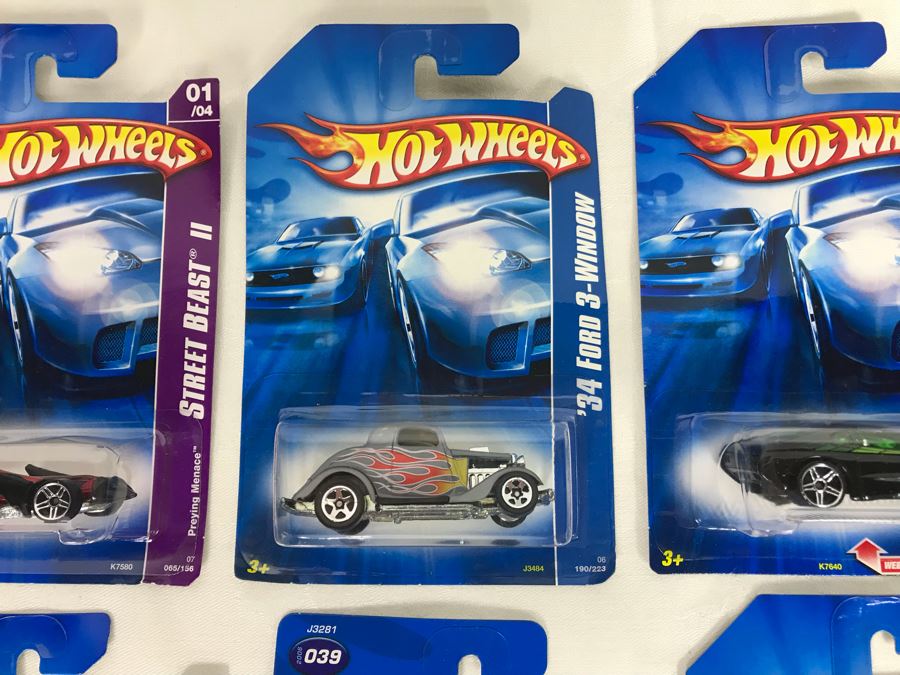 (8) Mattel Hot Wheels Cards With Hot Wheels Poster [Photo 4]