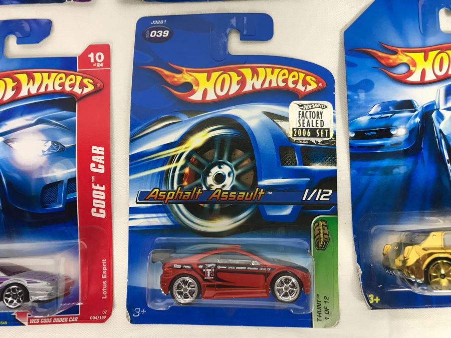 (8) Mattel Hot Wheels Cards With Hot Wheels Poster [Photo 9]