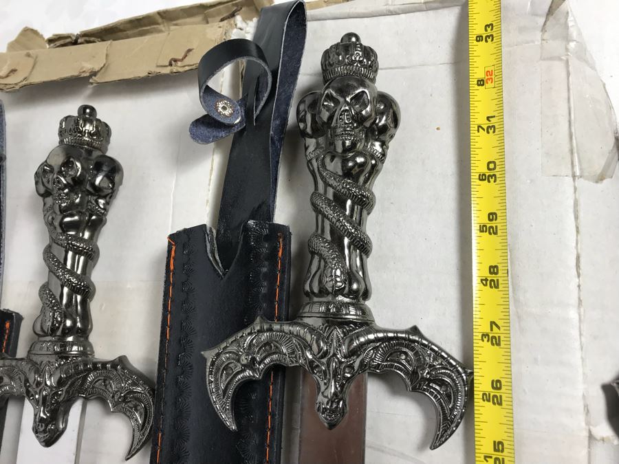 Set Of (4) Large Fantasy Swords New Old Stock 33'L [Photo 6]