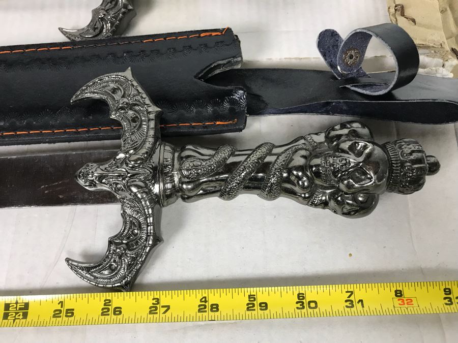 Set Of (4) Large Fantasy Swords New Old Stock 33'L [Photo 5]