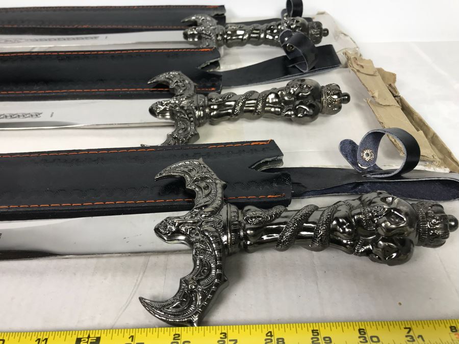 Set Of (4) Large Fantasy Swords New Old Stock 33'L [Photo 16]