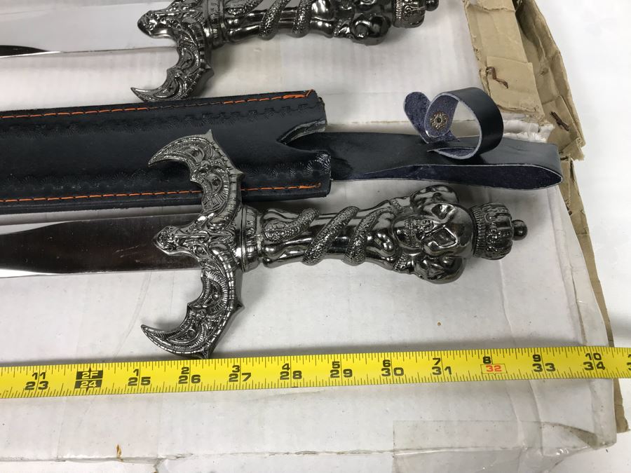 Set Of (4) Large Fantasy Swords New Old Stock 33'L [Photo 4]
