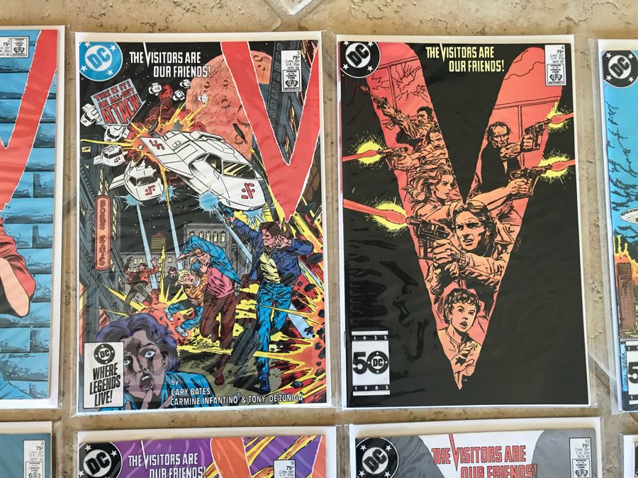 (18) DC V - The Visitors Are Our Friends Comic Books [Photo 3]