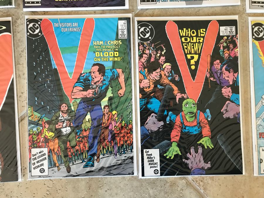 (18) DC V - The Visitors Are Our Friends Comic Books [Photo 9]