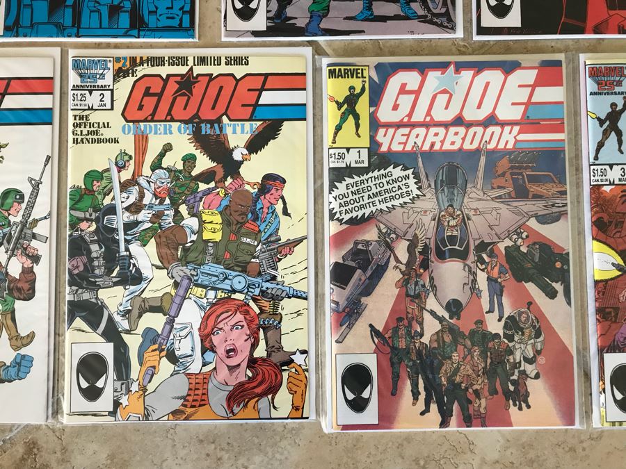 (11) Marvel Transformers Universe Issue 1, G.I. Joe Transformers, G.I. Joe Order Of Battle, G.I. Joe Yearbook - See Photos [Photo 6]