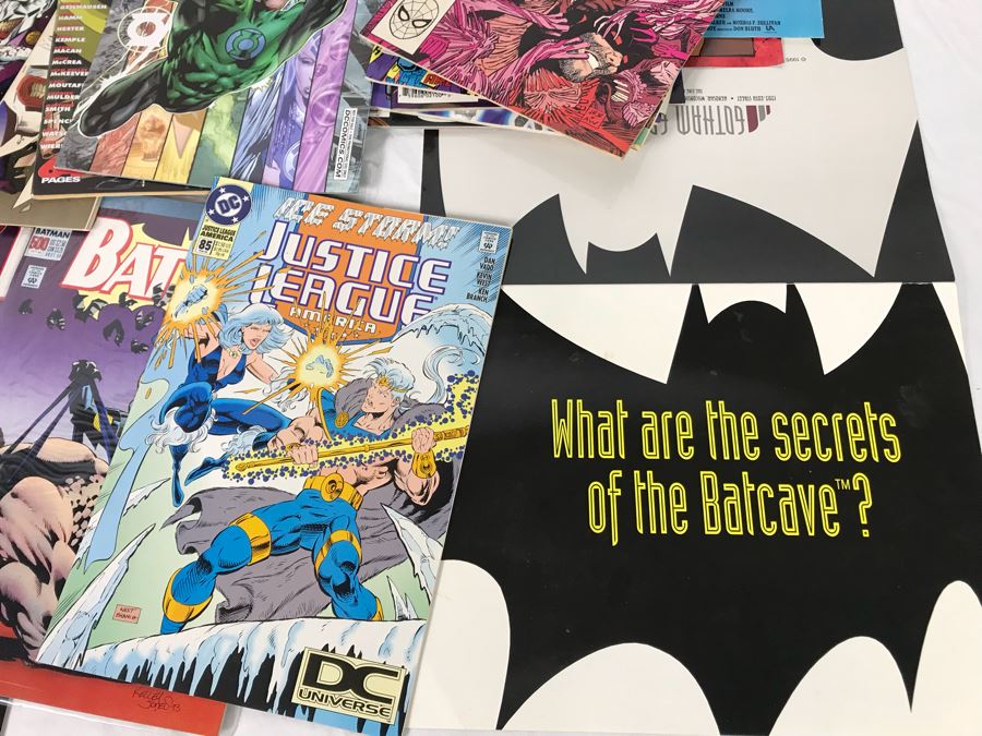 Comic Book Lot Includes A Nightmare On Elm Street Magazine Promo Poster - See Photos [Photo 9]