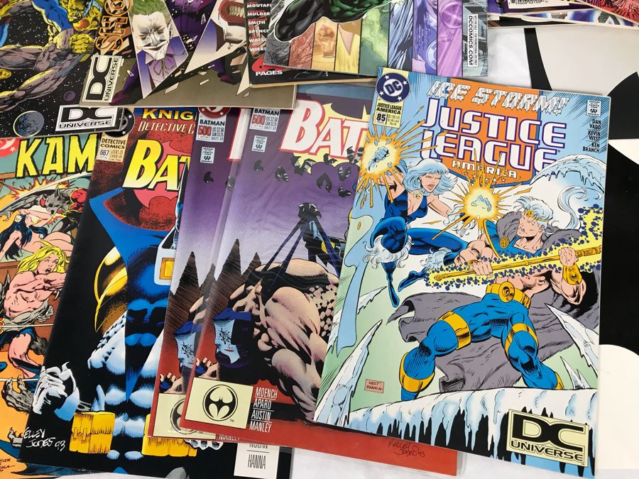 Comic Book Lot Includes A Nightmare On Elm Street Magazine Promo Poster - See Photos [Photo 10]