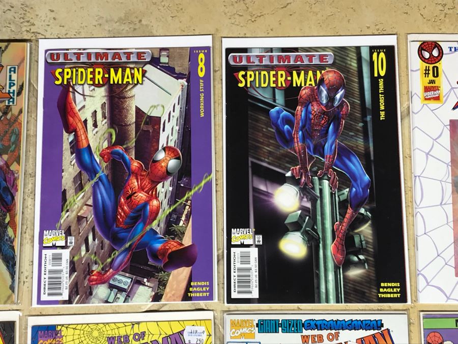(18) Spider-Man, Spider-Girl, Spider-Woman Comic Books [Photo 3]