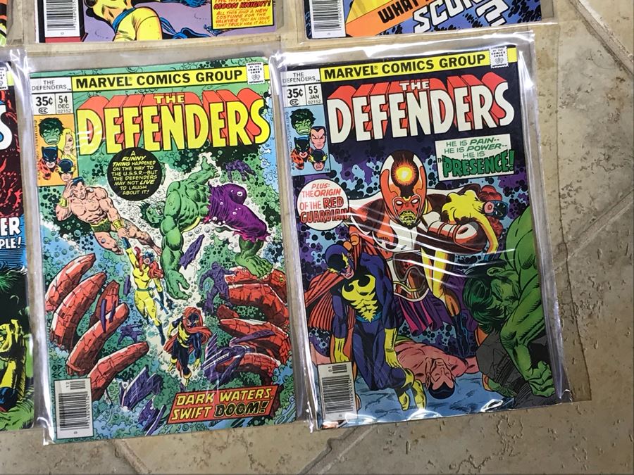 (28) Marvel Comics The Defenders Comic Books  [Photo 17]