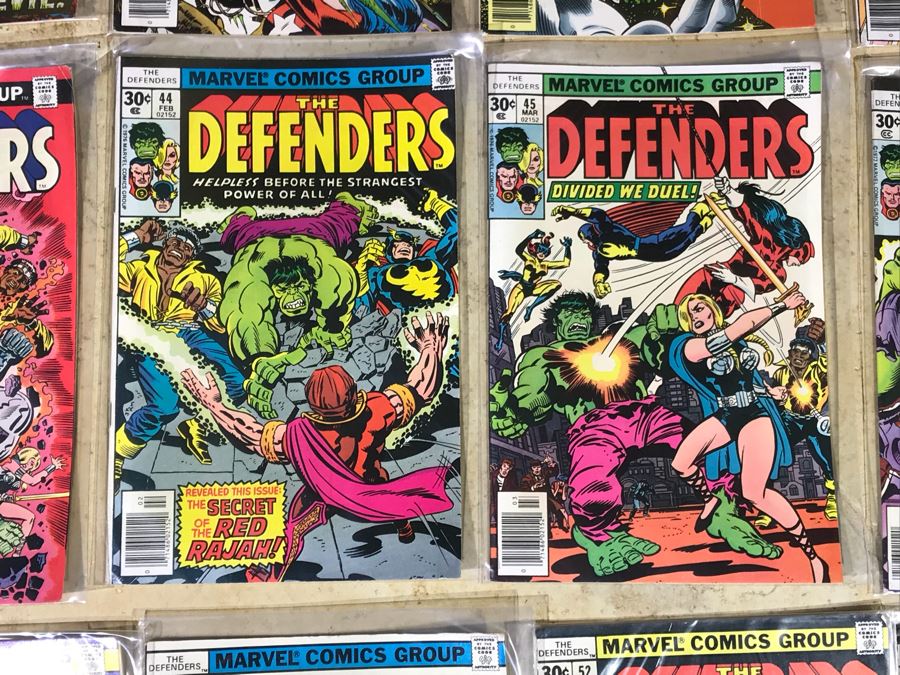 (28) Marvel Comics The Defenders Comic Books  [Photo 11]