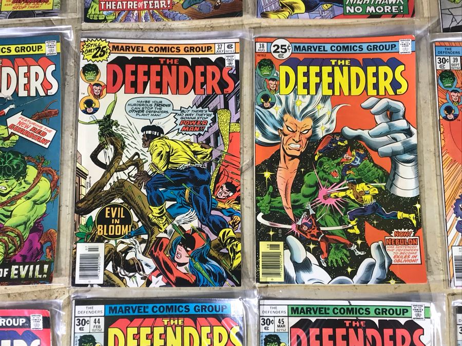 (28) Marvel Comics The Defenders Comic Books  [Photo 7]